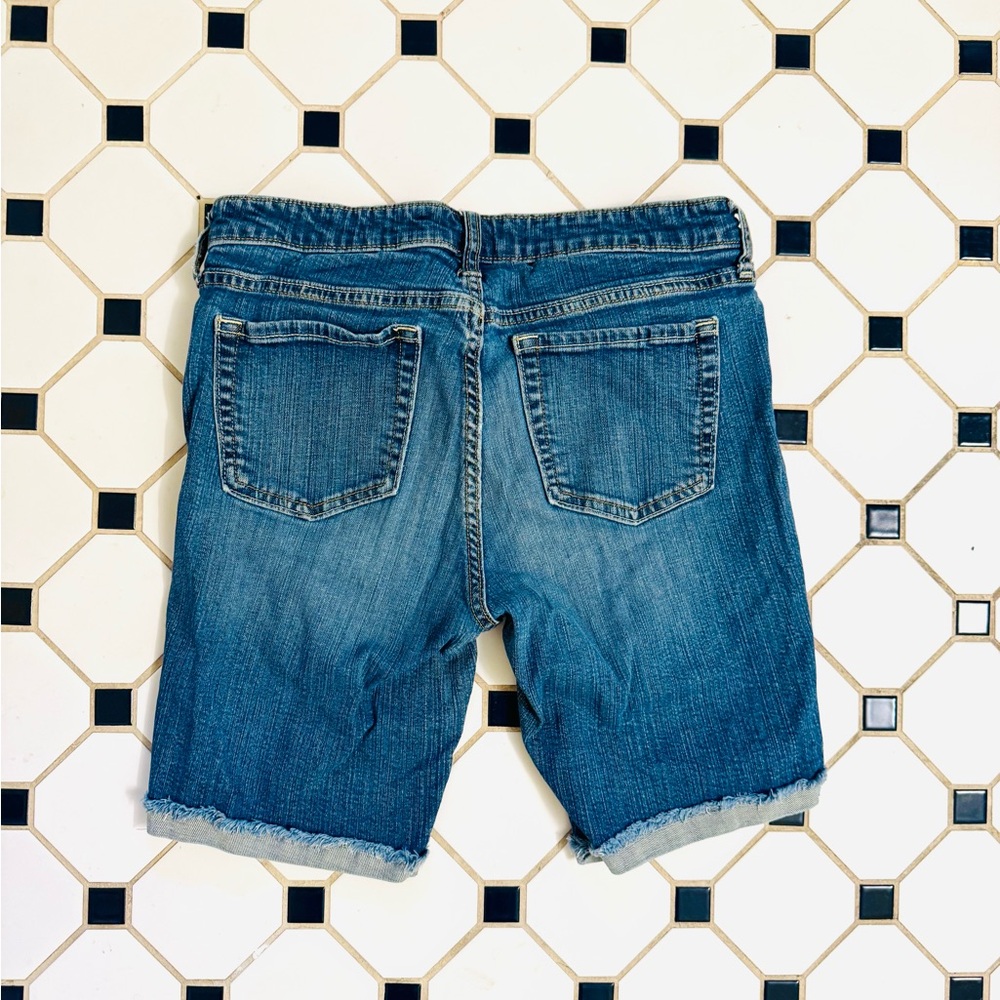 Women's GAP Denim Shorts - Picture 3 of 3